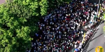 ක්‍රීඩාපිටියේ ඉඩ මදිවෙයි! දහස් ගණන් මහා සෙනගක් සජබ මැයි රැලියට එක්වෙන්න නොහැකිව තවමත් සිරිසේන ක්‍රීඩාපිටියෙන් එළියේ! VIDEO I Sri Lanka Latest News