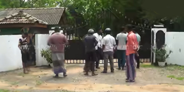 අවුරුදු 20ක් තිස්සේ ජනාධිපතිතුමාගේ ගමේ තිබ්බ හමුදා කඳවුර අයින් කරලා! වෙන කණ්ඩායමක් ගිහින් බලෙන් අල්ලගෙන අරන් ගස්ලබු ගෙඩියත් කඩලා විකුණනවාලු! VIDEO I Sri Lanka Latest News