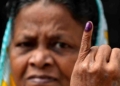 මීට පස්සේ ඡන්දවලදී ඇඟිල්ල පාට කරන්නේ නෑ! ඡන්දෙ දාද්දි ID එක පෙන්නුවාම ඇති! VIDEO I Sri Lanka Latest News