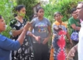 කන්තලේ මොන්ටිසෝරියක ප්රශ්නයකට අත දාන්න ගිය මාලිමා ප්රාදේශීය සභා මන්ත්රී අනූනවයෙන් ගුටි නොකා බේරෙයි! කාන්තාවන්ට ‘තමුසෙලා’ කියලා බැනලා තව පොඩ්ඩෙන් එක මිටට ගුටි කනවා! VIDEO I Sri Lanka Latest News