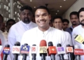 ඉස්පිරිතාල පිරිලා ඉතිරිලා ගිහින්! ආණ්ඩුවට ඩෙංගු මර්දනයට කිසිම වැඩපිළිවෙළක් නෑ! මාලිමාවට බලය තියෙන ප්‍රාදේශීය සභාවල අමුතු දුම් ගැහිල්ලක් ගැන නාමල්ගෙන් හෙළිදරව්වක්! I Sri Lanka Latest News