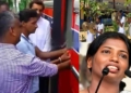 බස් දෙන්න ආපු අය පන්නපු – ස්මාට් බෝඩ් දීපු අය එලවපු – අලුත් දේශපාලන වසන්තයේ මල් පිපෙන හැටි බලන්න එන්න! Sri Lanka Latest News