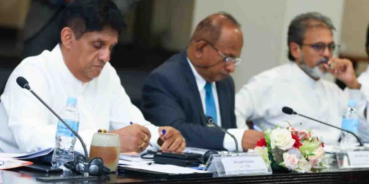 එල්-නිනෝ ගැන පාර්ලිමේන්තුවේ විශේෂ සාකච්ඡාවක්! විපක්ෂනායක සජිත්ගෙන් ස්වාධීන විශේෂඥ උපදේශක කණ්ඩායමක් පත්කරන්න යෝජනාවක්! PHOTOS I Sri Lanka Latest News