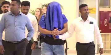 මුහුණු වහගෙන ලංකාවට අරන් ආ පාතාලයේ මහකෙරුමෝ දෙන්නා! I Sri Lanka Latest News