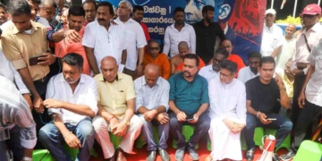 රාජපක්ෂලා කවුරුත් නෑ! අනිත් අයත් පේන්න නෑ! විමල් සලේ වෙනුවෙන් අන්තිම වෙනකම් කොටුවේ සටනේ! VIDEO & PHOTOS I Sri Lanka Latest News