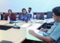 පරීක්ෂණ සමත් වෙලා එළියේ ඉන්න කණ්ඩායමක් බඳවාගෙන නෑ! කාන්තා පොලිස් කොස්තාපල්වරියන් බඳවා ගැනීමේදී ලොකු අසාධාරණයක්! අසාධාරණයට ලක්වූවන් විපක්ෂ නායක සජිත් හමුවී දුක කියයි! සාධාරණය ඉටු කරන බවට සජිත්ගෙන් පොරොන්දුවක්! VIDEO I Sri Lanka Latest News