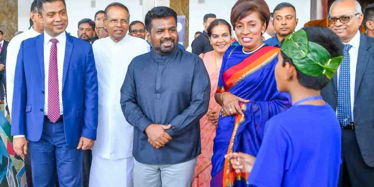 මහජන සෞඛ්ය සේවයට අවුරුදු 100ක් පිරෙයි! අනුර සෞඛ්ය වෘත්තීය කණ්ඩායම් 36ක් අගයයි! හිටපු ජනාධිපති මෛත්රීපාලත් ඇවිත්! PHOTOS I Sri Lanka Latest News