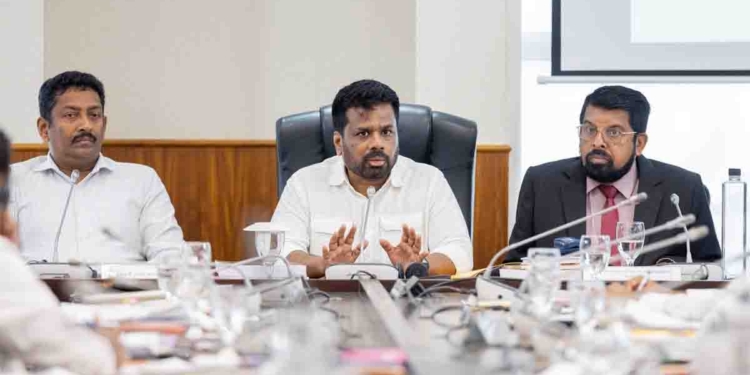 ජනතාවට වඩාත් කාර්යක්ෂම සහ ඵලදායී සේවාවක් සැපයීම ගැන කතාකරන්න අනුර දිස්ත්රික් ලේකම්වරුන්-අමාත්යංශ ලේකම්වරුන්-දෙපාර්තමේන්තු ප්රධානීන් කැඳවයි! I Sri Lanka Latest News