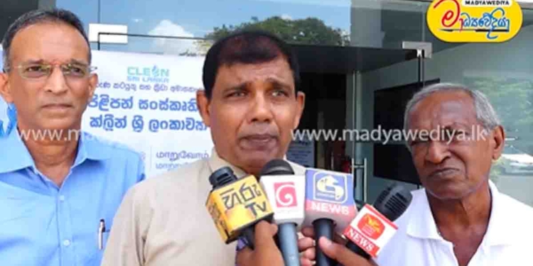 තේරීම්වලට ඉහළින් බලපෑම්! අපි තෝරපු නැති ක්රීඩකයොත් කණ්ඩායමට ඇතුළත් කරලා! තවත් මේක කරන්න බෑ! කලකිරුණු මලල ක්රීඩා තේරීම් කමිටුව ඉල්ලා අස්වෙයි! VIDEO I Sri Lanka Latest News