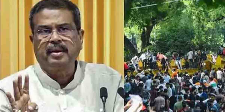 අද ඉන්න GenZ කොල්ලො කෙල්ලො එක්ක සෙල්ලම් දැම්මොත් ආණ්ඩු ඉවරයි! ප්රබල ඉන්දියාවෙත් කැරපොත්තො අරගලය ජයගනී! අධ්යාපන ඇමැතිට ගෙදර යන්න වෙයි! VIDEO I Sri Lanka Latest News