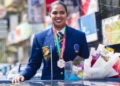 ගිනිගත්හේනට ජාත්‍යන්තර මට්ටමේ කීර්තියක් අරන් ආ හෙසලිට ගමම ආචාර කරපු හැටි! PHOTOS I Sri Lanka Latest News