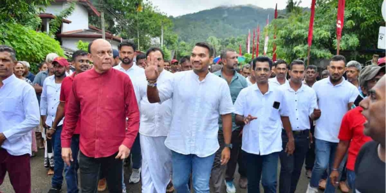 රණවිරුවාගේ ආඩම්බරය වෙච්ච ‘පදක්කම’ අද ‘යකඩ කෑල්ලක්’ වෙලා! නාමල් කොටපොළට ඇවිත්! PHOTOS I Sri Lanka Latest News