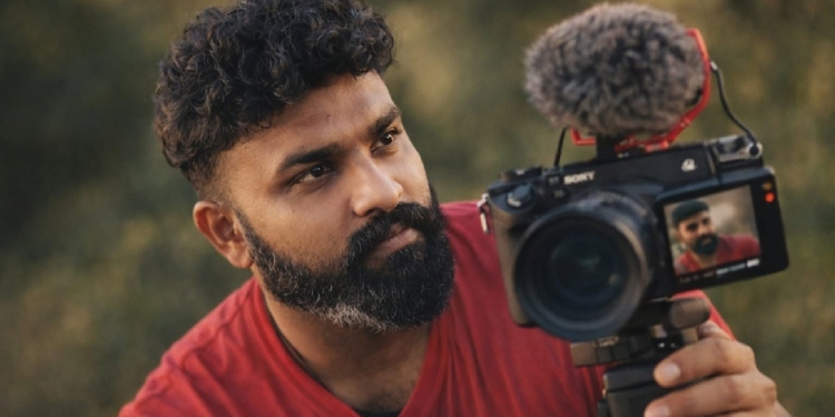 වැඩකට බැස්සොත් ඉවර වෙනකම් කරනවා…! එහාට මෙහාට පැනිලි නැහැ…! මට තිබුණේ නළුවෙක් වෙන හීනයක්…! කොටුවේ කාපු කට්ට…! චාමර ගමාරච්චිගේ I Sri Lanka Latest News