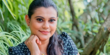 ගේට්ටුවාහි අමුතුම ගැටයක් ගහන කපටි මනාලි…! ගැළපෙන එකක් තිබ්බොත් කරනවා….! ඉල්ලගෙන යන්නේ නැහැ…! ආරාධනා අඩු නෑ…! මුළු කාලයම වෙන්වෙලා තියෙන්නේ පුතාට…! වගීෂා ඉෂාන්ති I Sri Lanka Latest News