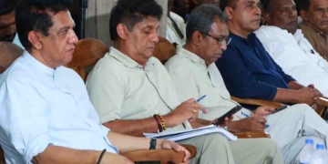 ‘පච මදිවට හොරු.. අනුර ෆේල්..!’ විපක්ෂනායක සජිත් සජබ ටීම් එකත් අරන් පන්නලට එයි! මාලිමාවට වම දකුණ මාරු වෙච්ච හැටි IMF එක උදාහරණෙට අරන් කියයි! VIDEO & PHOTOS I Sri Lanka Latest News