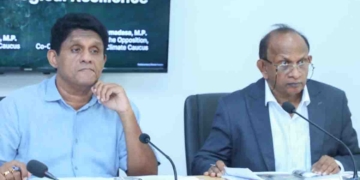 අනුරයි සජිතුයි රටේ දේශපාලන සංස්කෘතිය වෙනස් කරන්නද මේ යන්නේ..? රට මුහුණ දෙන්න යන දරුණු එල්-නිනෝ අර්බූදයට විසදුම් හොයන පාර්ලිමේන්තු සංසදයේ රැස්වීමට කමිටුවේ සම සභාපති මාලිමා මන්ත්රී මහාචාර්ය අබේවික්රම විපක්ෂනායක කාර්යාලයට එයි! VIDEO & PHOTOS I Sri Lanka Latest News