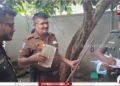 ජනාධිපති‌ ඉන්න පැලවත්තේ යාබද නිවස පරීක්ෂා කරන්න ගිය නිලධාරීන්ගේ ඇස් උඩ යයි! අඩිය ගහන්න බැරි විදිහට බලු රෑණක් මුළු වත්තෙම ජරා කරලා! ඩෙංගු කීටයො හැමතැනම! ඒ අස්සේ තුවක්කුවකුත් මතුවෙලා! පස් සැරයක් නිලධාරීන් ආවත් පරීක්ෂා කරන්න ඉඩ දීලා නෑ! VIDEO I Sri Lanka Latest News