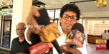 ආණ්ඩුවට මාධ්ය ඇලජික් වෙයි! ලාල්කාන්ත කැමරාව වැහුවා! වසන්ත සමරසිංහ මයික් එකම අතින් අරන් අයින් කළා! VIDEO I Sri Lanka Latest News
